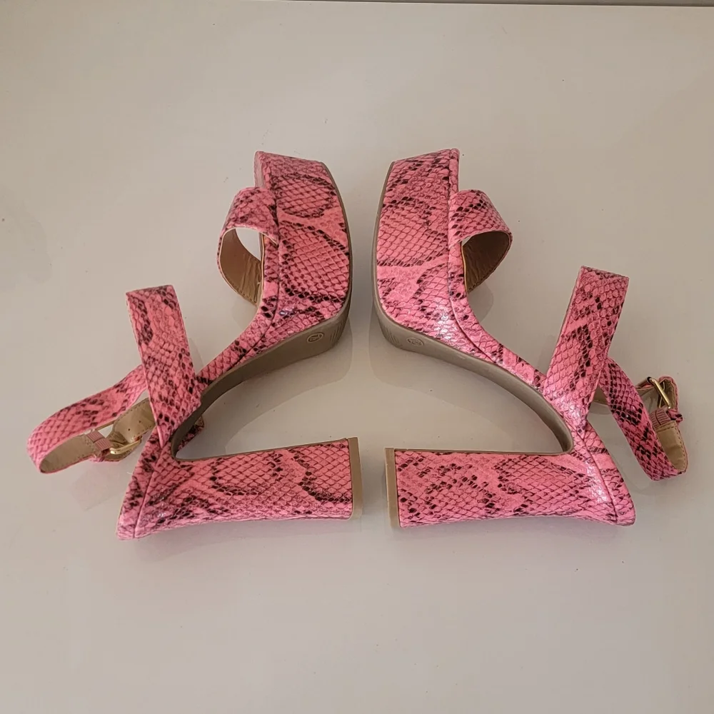 Wild Diva | Pink Python Snake Print Open toe Platform Anklestrap heels Size 7.5